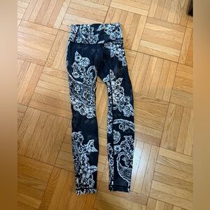 Lululemon paisley leggings